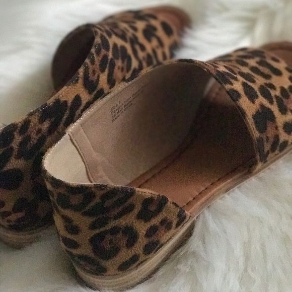 LAST 1️⃣ Vegan Suede Leopard Cut Out Flat - Picture 6 of 8